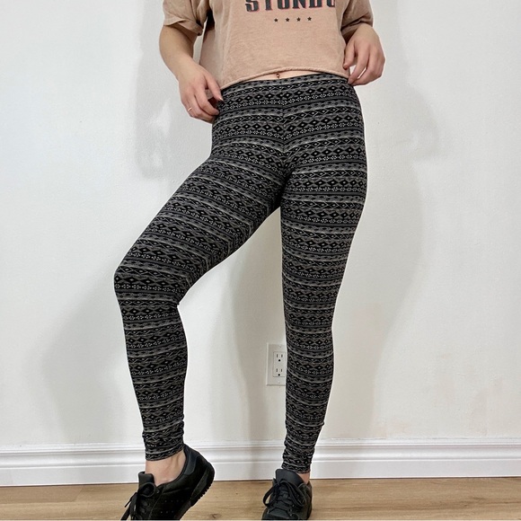 *Garage Aztec Printed Leggings - Picture 3 of 7